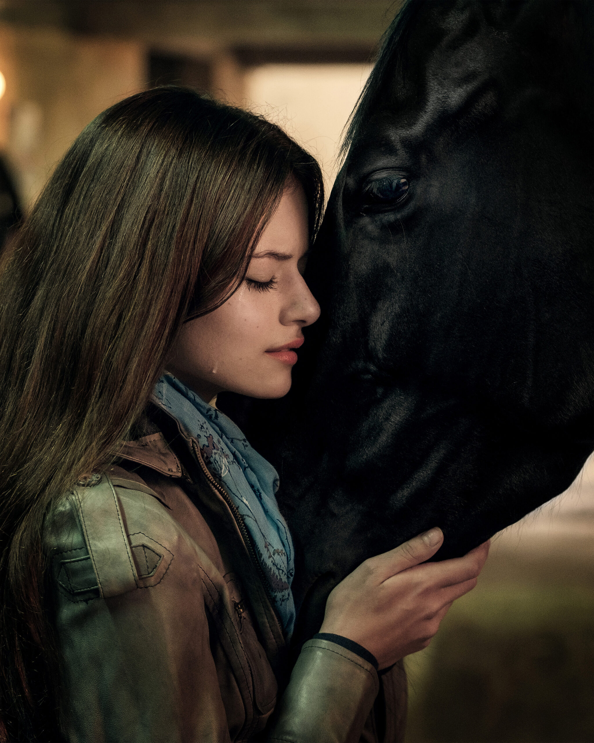 Mackenzie Foy in Black Beauty movie scene